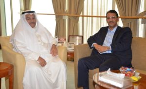 السيد سيدي الخليل ولد الرشيد في لقاء عمل مع رئيس غرفة التجارة بالكويت