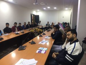 غرفة التجارة والصناعة والخدمات تنظم لقاءا تواصليا مع متدربي مركز العيون لتأهيل الكفاءات